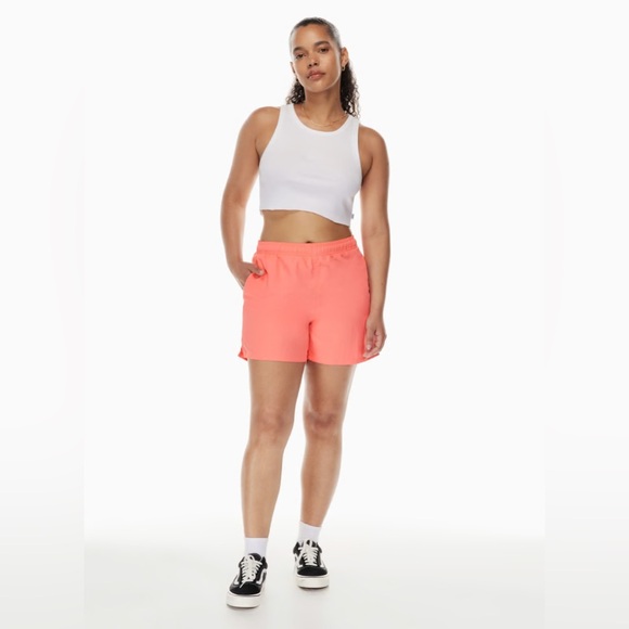 Aritzia TNA Big Easy 5" Short - Picture 3 of 3